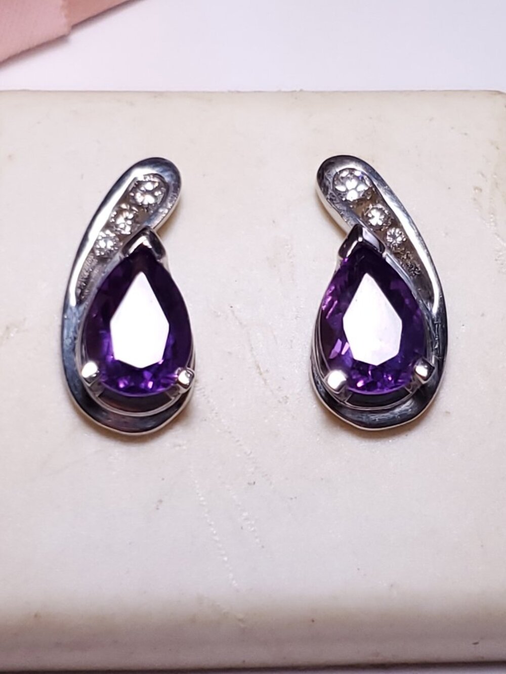 Estate 1.75ctw Natural Pear Amethyst &Diamond channel 14Kt WG post Earrings24636